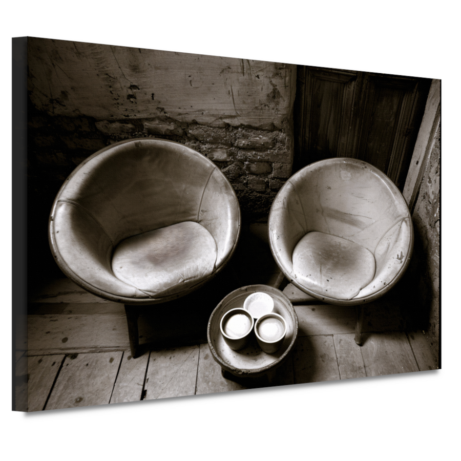 Minimalistische stoelen zwart wit canvas