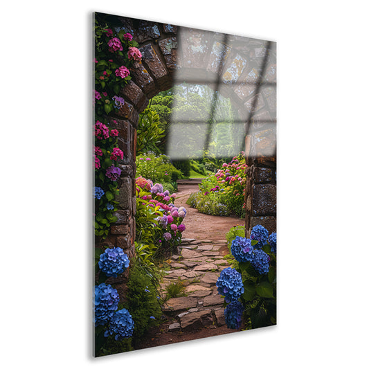 Stenen boog uitzicht op bloeiende tuin acrylglas