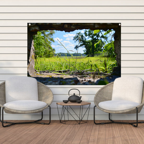 Natuurlandschap door betonnen raam tuinposter