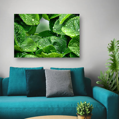 Close-up van groene bladeren met dauwdruppels canvas