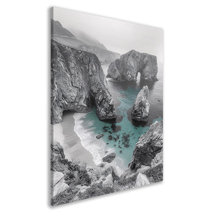 Monochrome kustlijn met rotsformaties canvas