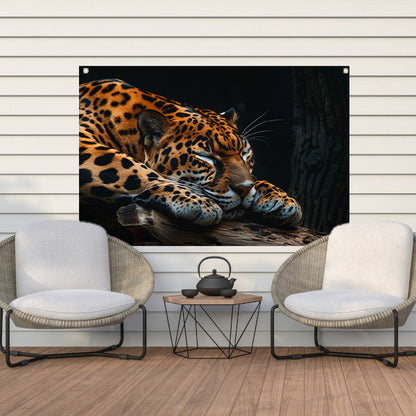 Slapende jaguar op een boomtak tuinposter