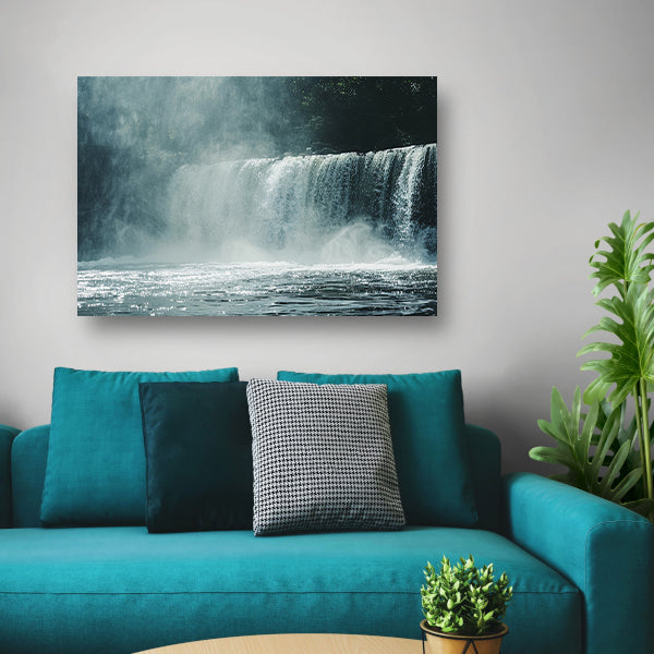 Waterval omhuld door nevel en mist canvas