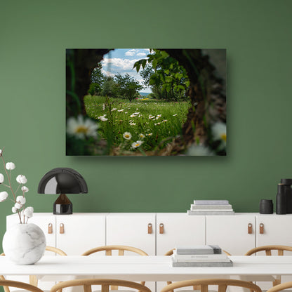Natuurlijke opening naar bloemenveld poster