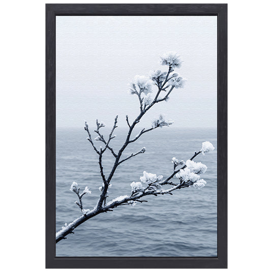 Minimalistische wintertak boven kalm water canvas met baklijst