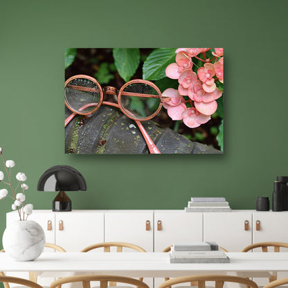 Bril met dauwdruppels en bloemenposter