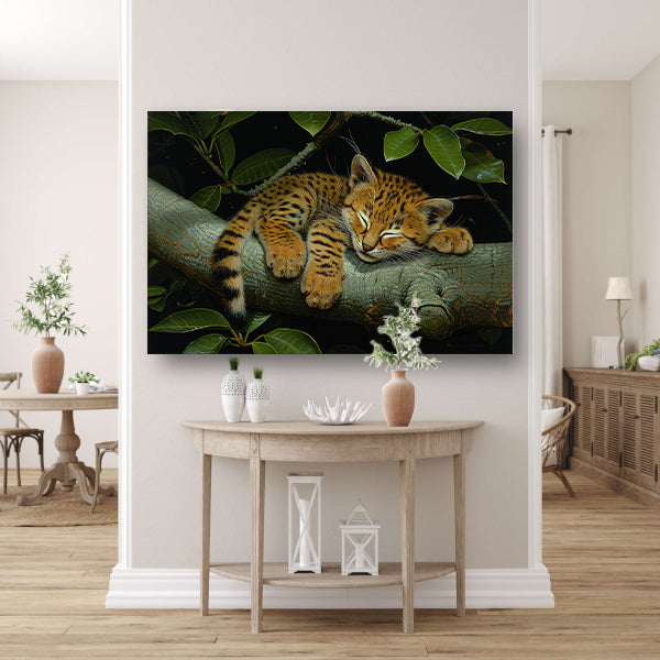 Slapende wilde kat op boomtak poster