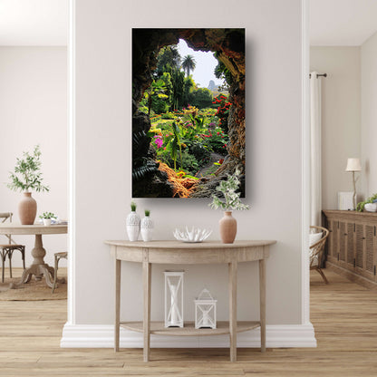Geheime tuin in een kleurrijke grot canvas