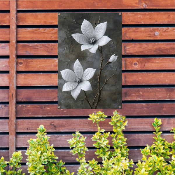 Elegante witte bloemen op subtiele grijze achtergrond tuinposter