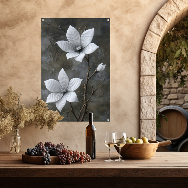 Elegante witte bloemen op subtiele grijze achtergrond tuinposter