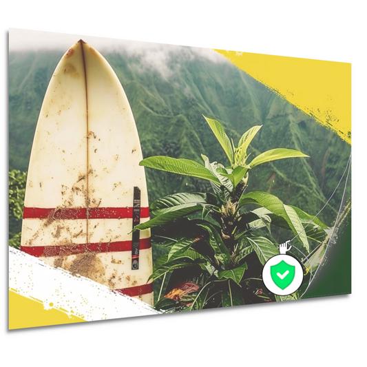Surfplank en tropische plant met bergzicht poster