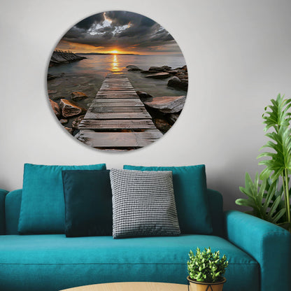 Gouden zonsondergang met dramatische wolken en steiger aluminium muurcirkel