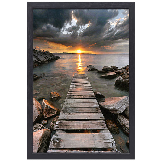Gouden zonsondergang met dramatische wolken en steiger canvas met baklijst