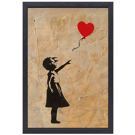 Meisje reikt naar zwevend hart op gebarsten achtergrond canvas met baklijst