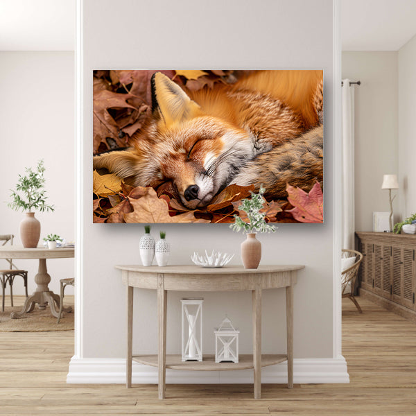 Slapende vos tussen herfstbladeren poster