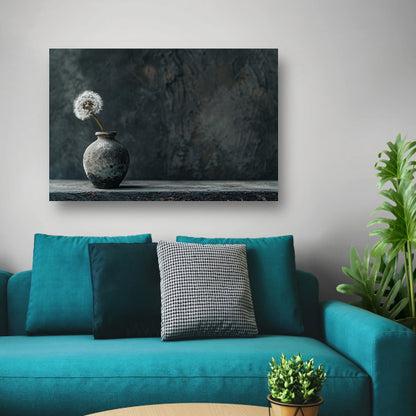 Uitgebloeide paardenbloem in oude vaas canvas