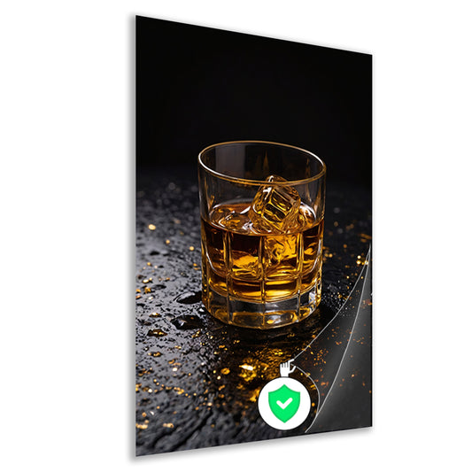 Amber Whisky in Glas met Gouden Accenten poster