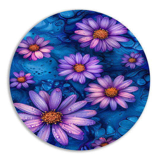 Paarse bloemen tegen blauwe achtergrond aluminium muurcirkel