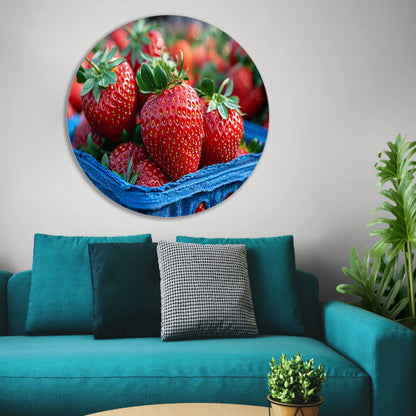 Blauwe schaal met aardbeien aluminium muurcirkel