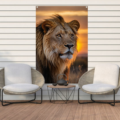 Majestueuze leeuw bij zonsondergang tuinposter