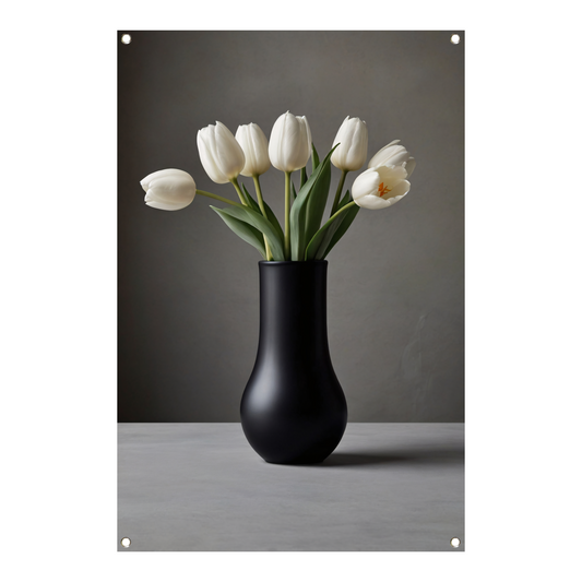 Minimalistische Witte Tulpen in Elegante Zwarte Vaas tuinposter