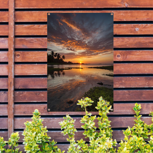 Adembenemende zonsondergang weerspiegeld in water tuinposter