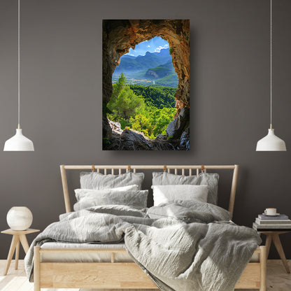 Berglandschap gezien vanuit een grot poster