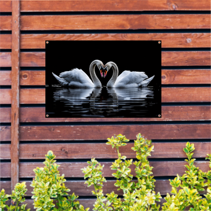 Twee zwanen vormen een hart tuinposter