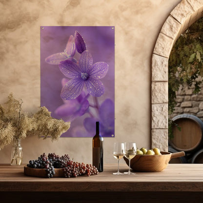 Paarse bloemen met dauwdruppels in close-up tuinposter