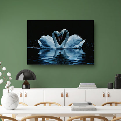 Twee zwanen in hartvorm op water canvas met baklijst