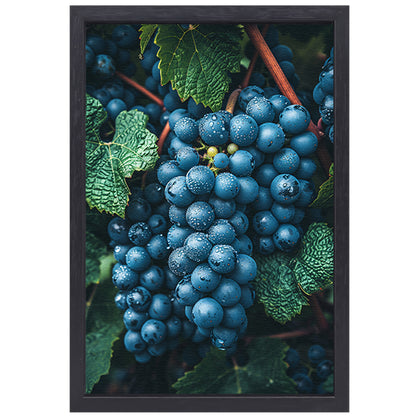 Close-up van Dauwdruppels op Druiven canvas met baklijst