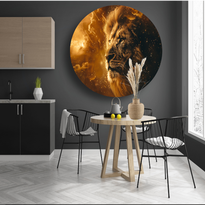 Gouden leeuw omringd door vurige gloed aluminium muurcirkel