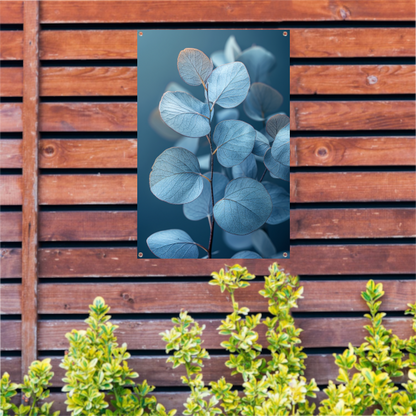 Blauwe eucalyptusbladeren in minimalistisch realisme tuinposter