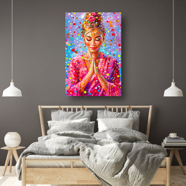 Mediterende vrouw omringd door kleurrijke abstractie canvas