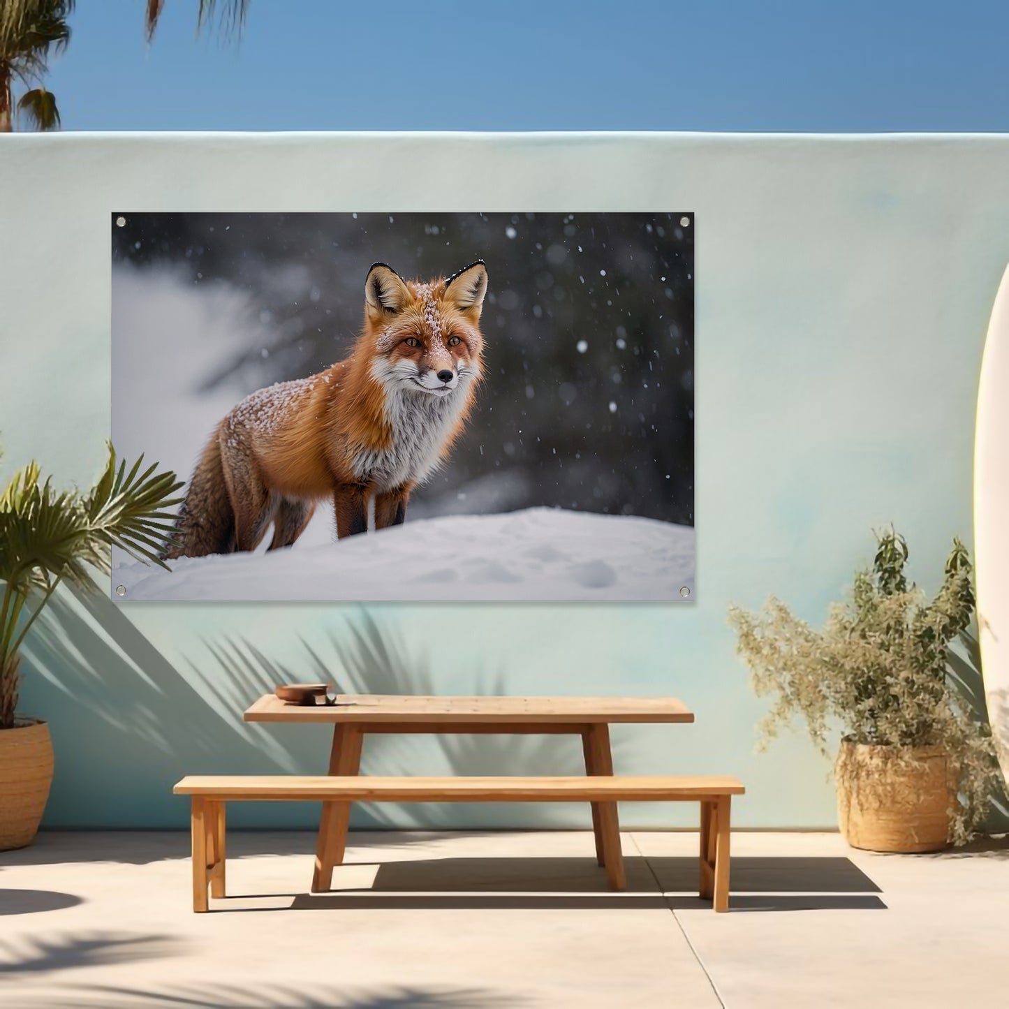 Gedetailleerde vos in besneeuwd landschap tuinposter