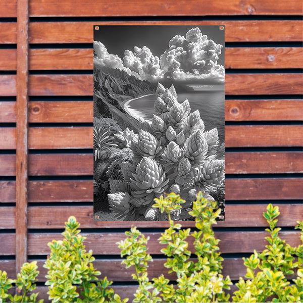 Zwart-wit kustlandschap met bloeiende planten tuinposter