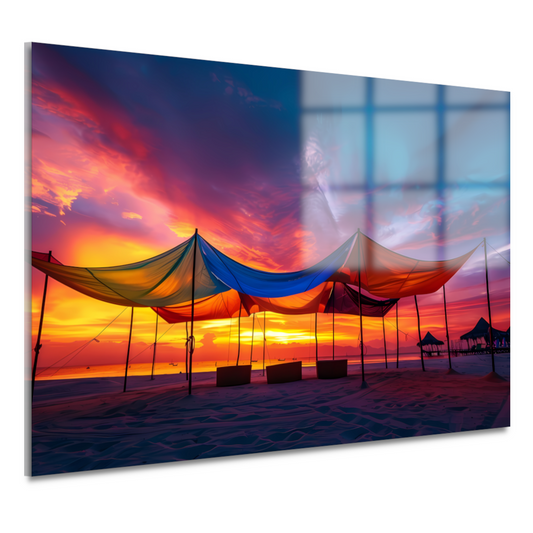 Zomerse tenten op het strand bij zonsondergang acrylglas