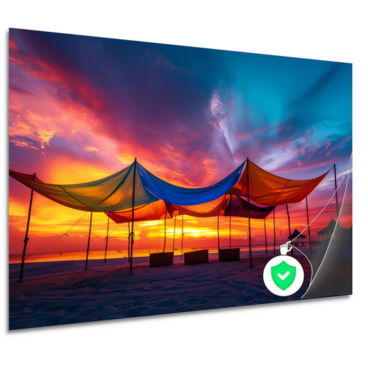Zomerse tenten op het strand bij zonsondergang poster