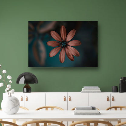 Gedetailleerde bloem met minimalistische uitstraling canvas