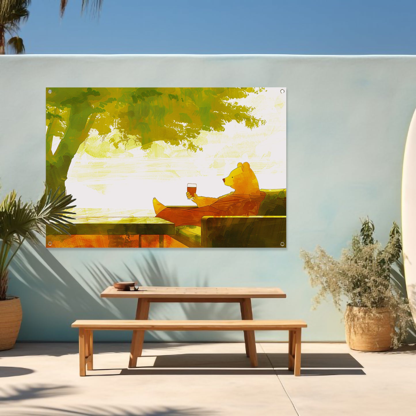 Ontspannen beer onder een groene boom tuinposter