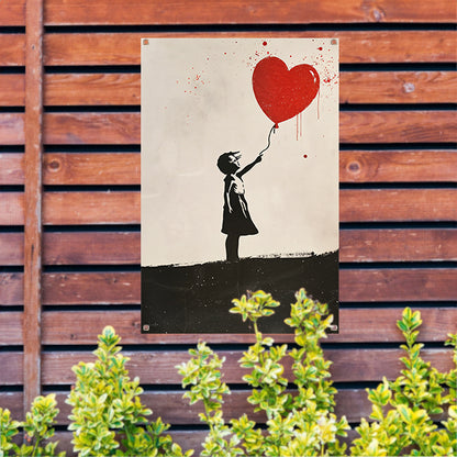 Jong meisje met rood hartballon tuinposter