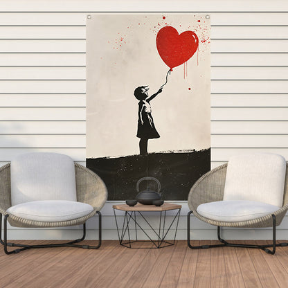 Jong meisje met rood hartballon tuinposter