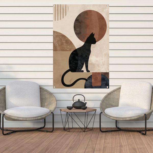 Minimalistische zwarte kat tegen een abstracte achtergrond tuinposter