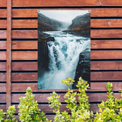 Krachtige Waterval in Ruige Natuur tuinposter