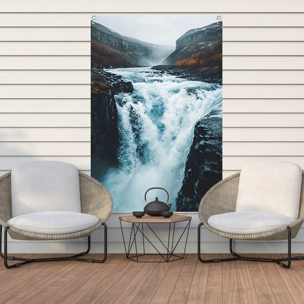 Krachtige Waterval in Ruige Natuur tuinposter
