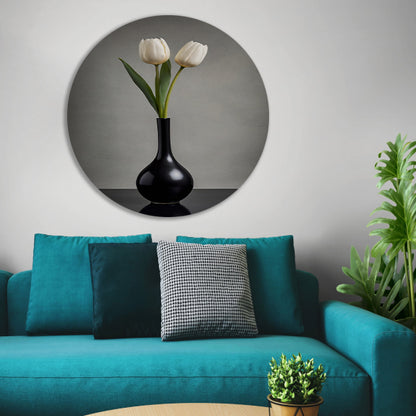 Minimalistische Witte Tulpen in Zwarte Vaas aluminium muurcirkel