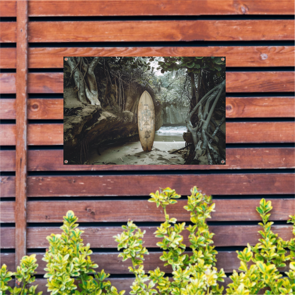 Surfplank op het strand tuinposter