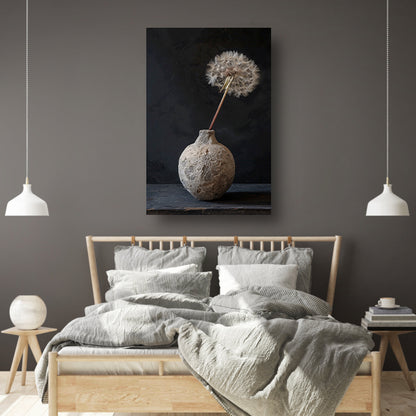 Oude vaas met delicate paardenbloem canvas