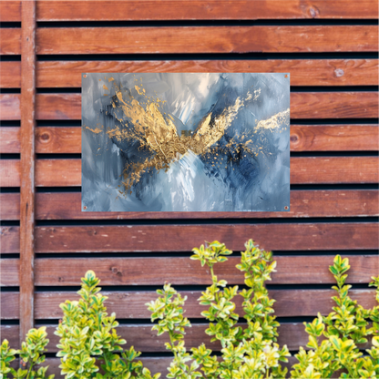 Dynamische abstracte gouden vleugels op blauw tuinposter
