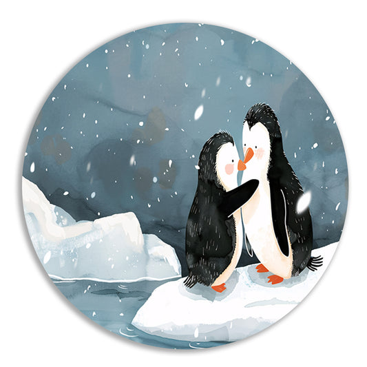 Knuffelende pinguïns in een winterse sneeuwbui forex muurcirkel